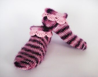 Crochet Woman slippers, purple pink slippers, fancy girl slippers, pink lace slippers, winter teen slippers, gift for her, daughter gift