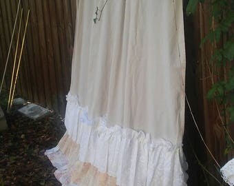 Shabby Chic Shower Curtain/Cottage Chic/Bathroom/Curtain/Nordic/Linen/Ruffles/Lace/Rachel Ashwell/Curtain/Vintage Eyelet/Cabbage Roses