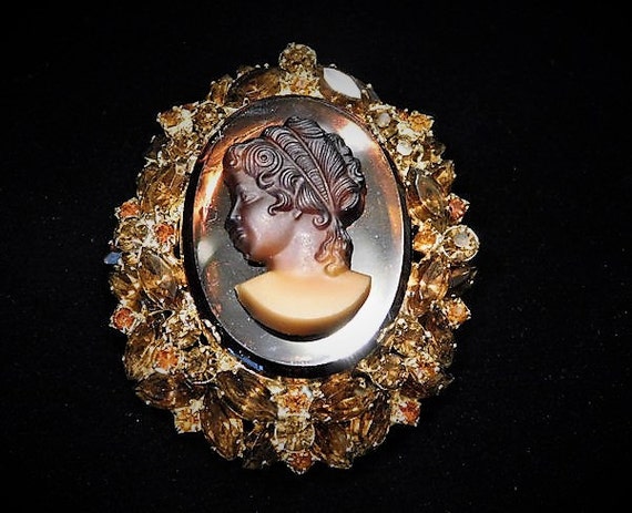 Book Piece Juliana Cameo Brooch DeLizza Elster D & E Rhinestone Brooch Cameo Faux Tortoise Shell Glass Verified D and E 1960s Mid Century