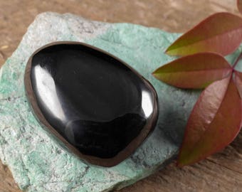 1 Large Tumbled Jet Stone - Tumbled Stone, Healing Crystal, Healing Stone, Black Amber Black Stone, Petrified Wood, Root Chakra Stone E0336