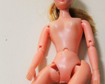 Dollikin Jointed doll-Vintage Barbie syle doll-jointed dolls-fashion doll-Uneeda comp.-Hong Kong-Barbie clone doll-jointed barbie doll