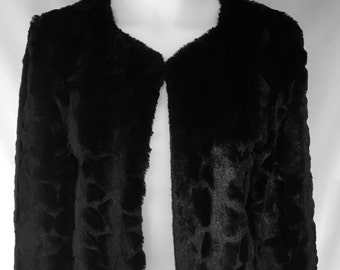 Faux fur cropped jacket by Mac and Jac - size L
