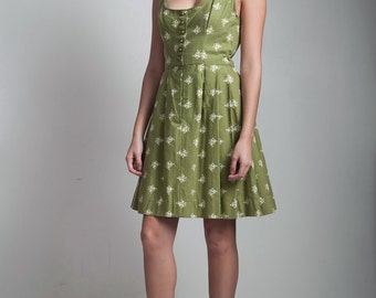 vintage 50s German Dirndl pleated folk dress olive green floral cotton scoop neck SMALL S