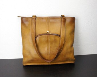 Vintage Coach Slim Kiss Lock Shoulder Bag, Camel Tan Leather, Shopper Tote Purse, Notebook Purse, New York City, United States 040479