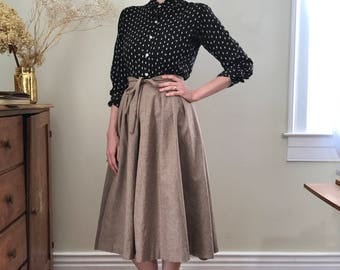 Wool bow tie waist skirt