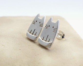 Unique Silver Cat Earrings - Animal Pet Jewelry - Cat lady Stud Earrings - Cat Lover Gifts For Her - Pet Lover Gift - Gift for Mother's Day