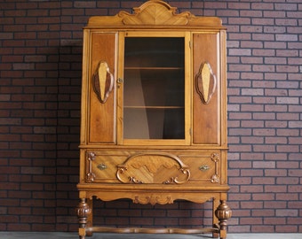 Antique Cabinet / Hutch / China Cabinet Vintage Cabinet / Linen Cabinet