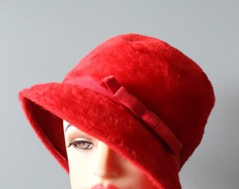 FREE Shipping vintage 50's Red Wool Hat Cloche Mod Cap Box Hat Glady's & Belle Pillbox hat