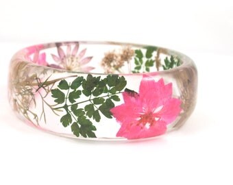 Botanical bangle bracelet, Real Pink flower bangle, Real flower Bangle, Pressed Flower Resin jewelry, Pink Larkspur, Rounded Bangle