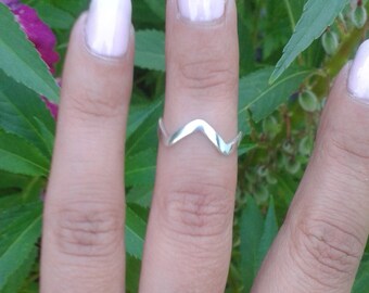 Silver v ring , plain midi rings , Stackabe Ring , Knuckle Ring, silver midi ring, hypoallergenic rings, Infinity Band Ring, Serpentine Ring