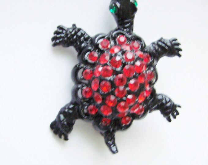Vintage Red Green Rhinestone Figural Turtle Brooch Pin / Black Japanned Metal / Jewelry / Jewellery
