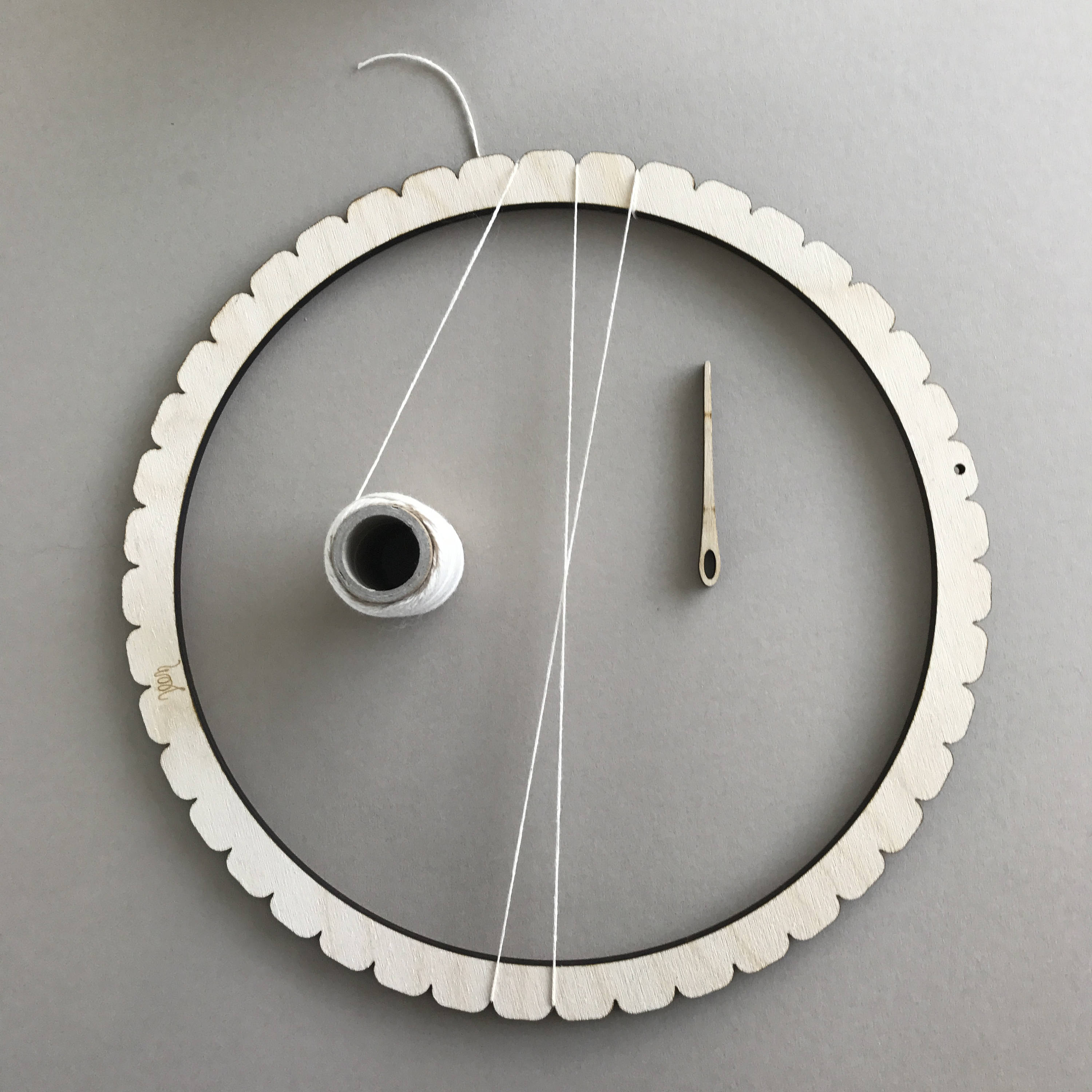 Round Weaving Loom Kit. Large lap loom. Learn to frame