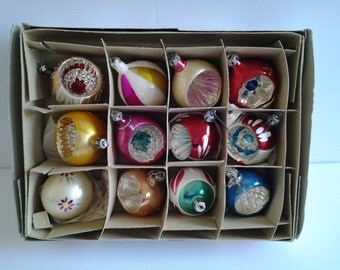 Items similar to Vintage Christmas Ornaments - 5x7 Photograph - Santa ...