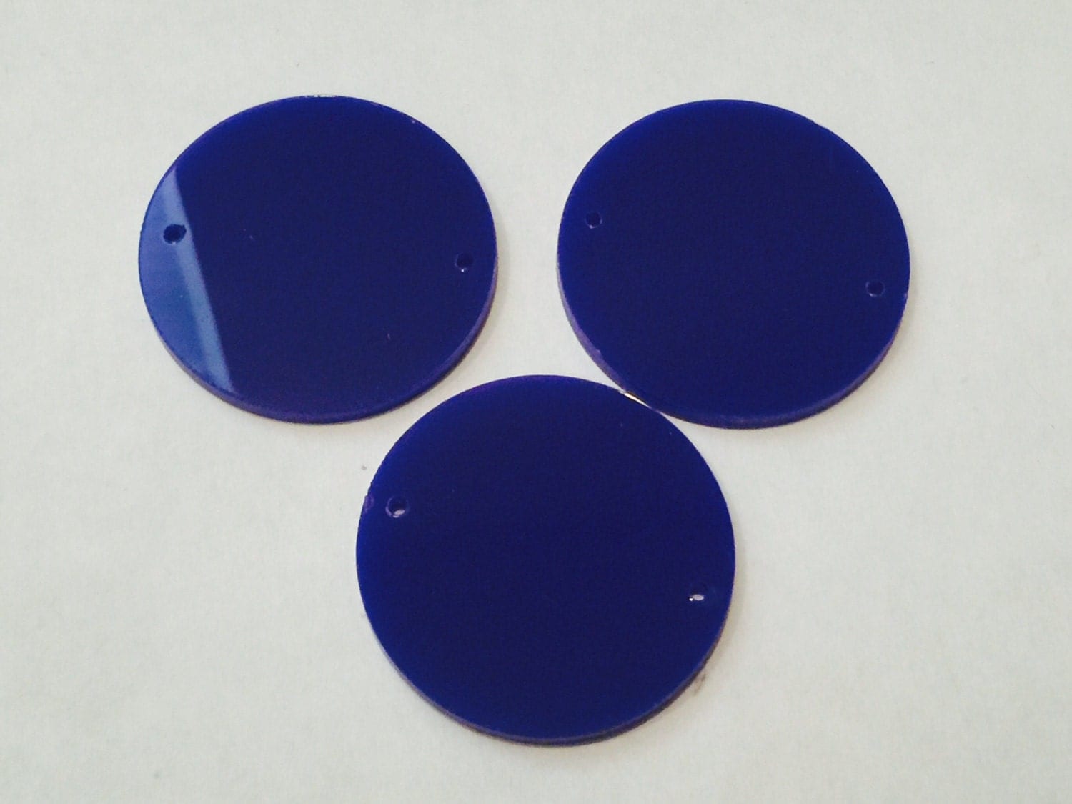 Acrylic disc round 2 hole 30mm dismeter Flat bead for wire
