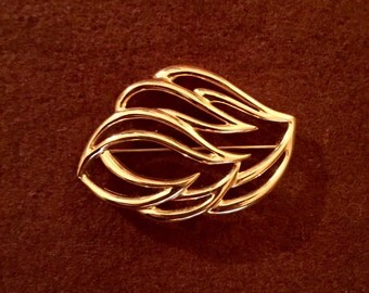 Vintage Monet Goldtone Brooch