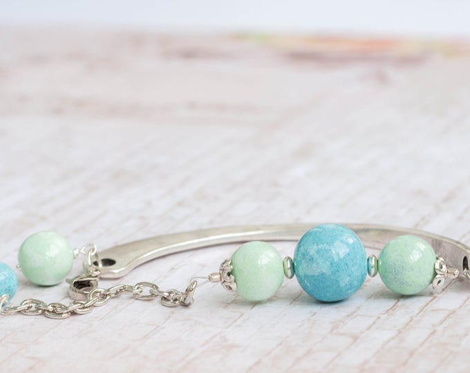 Summer outdoors Green blue bracelet // Blue green bracelet // Lagoon green bracelet // Green blue bangle // Birthday gift for wife