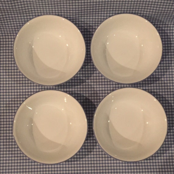 Set of 4 Corelle Coupe Cereal Salad Salad Soup Bowls White