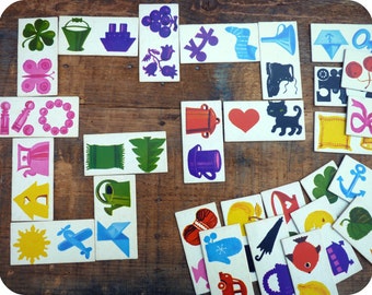 Vintage - game for little dominoes - association by color.