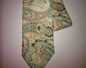 Green,yellow,cream and grey men's necktie