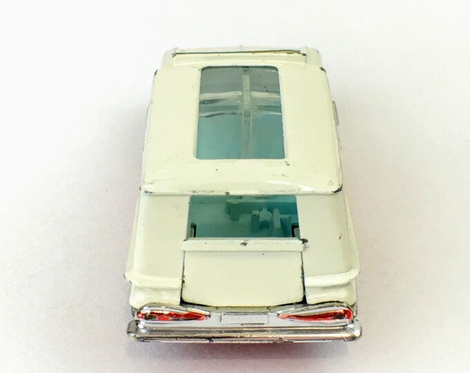 Vintage Corgi Toys Chevrolet Impala Kennel Service Wagon #486 Diecast Toy Car