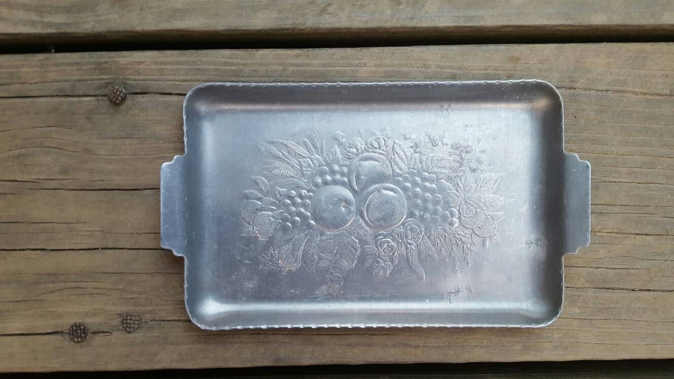 Vintage Decorative Metal Trays Set of 2 by VintageAmericanLife