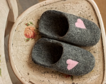 Slippers for her Cozy Shoes with hearts Warm footwear Slippers shoes Handmade shoes Dark Grey wool shoe winter shoes Slippers for ladies