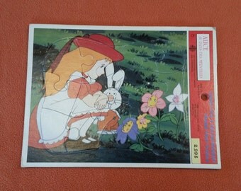 Vintage Alice au pays des merveilles Alice in wonderland Apollo film Vienne Munich CBC Radio Canada tv show french made in Canada 1985