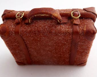 Suitcase, Fifties Style.