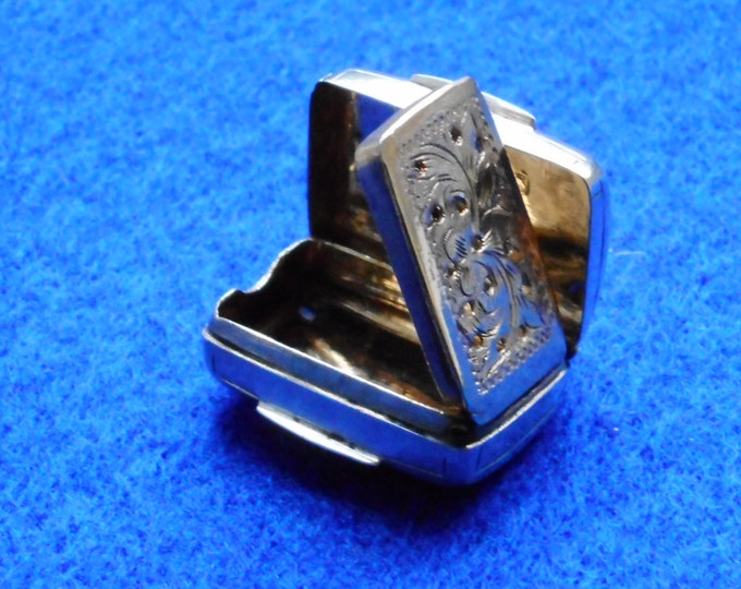 1840 Sterling Silver Vinaigrette made by Francis Clark - Free shipping worldwide with Coupon Code: FREESHIP