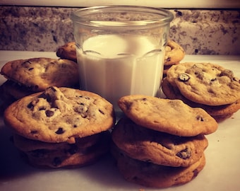 Chocolate Chip Cookies Homemade Bakery Style!