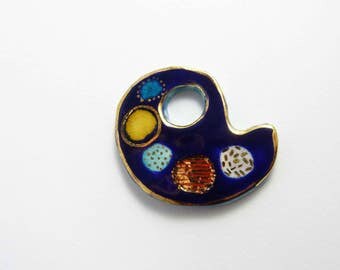 Ceramic brooch, multicolored palette with gold. Broche céramique, palette multicolore et or.
