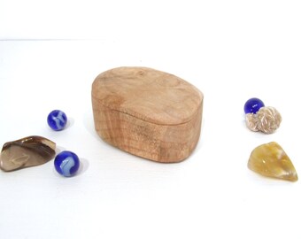 Oregon Coast Maple Wood Box, engagement ring box, ring bearer box, proposal box, earring box, small gift box, guitar pick box, Christmas