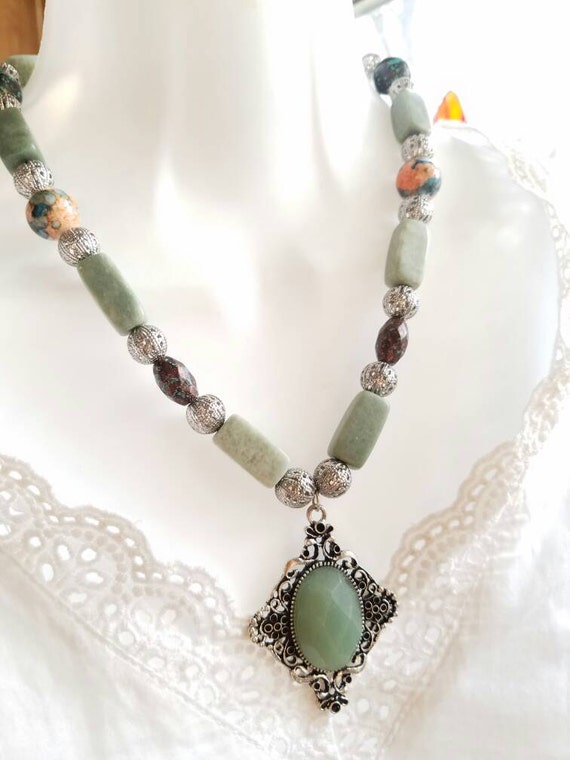 Boho necklace boho green necklace hippie by SoulfulLeeYours