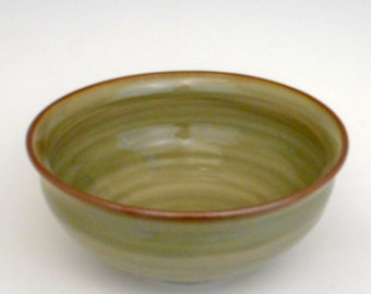 Salad or serving bowl