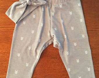 Grey Chevron Leggings & Hairbow Set