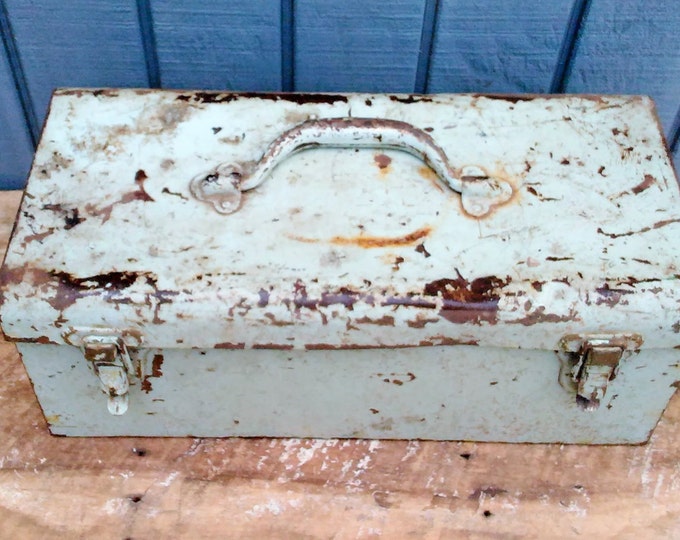 Vintage Tool Box - Shabby Tool Box