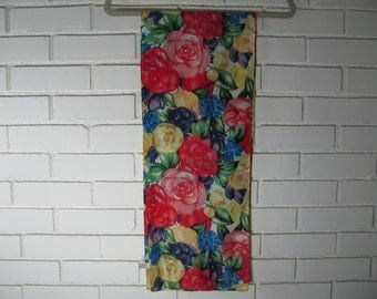 Vtg rose print long silk scarf
