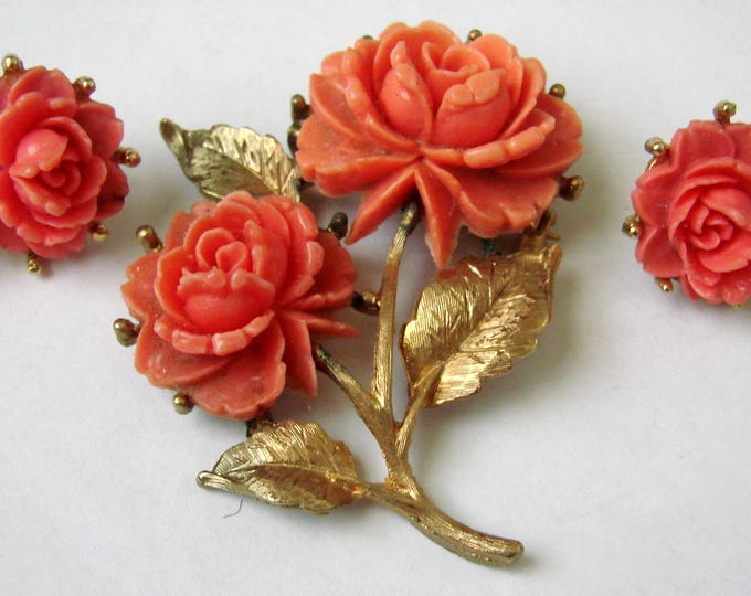 Mid Century Vintage Carved Coral Celluloid Demi Parure / Carved Celluloid Brooch / Carved Celluloid Clip Earrings / Roses / 1960s