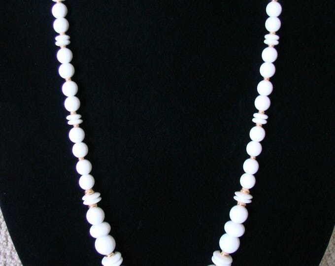 Vintage Liz Claiborne White Lucite Bead Necklace / Goldtone / Designer Signed / Graduated Beads / Jewelry / Jewellery