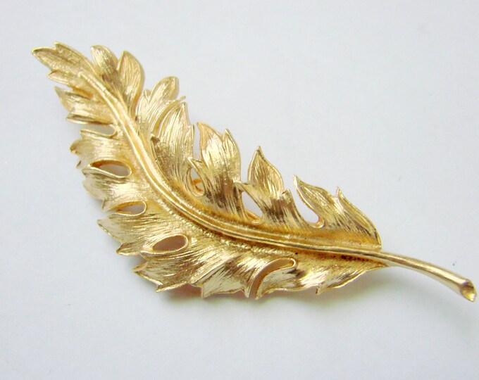Vintage 1961 Textured Goldtone Leaf Brooch / Retro / Designer Signed / Jewelry / Jewellery