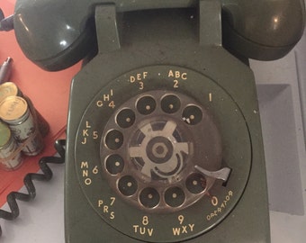 1965 rotary dial telephone