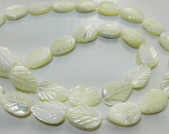 20 pcs 8*12mm Mother Of Pearl Leaves Beads