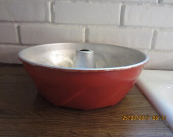 Vintage 1070s Bundt Cake Pan Mold Retro Baking or Planter - GREENCORNMOON15%Off