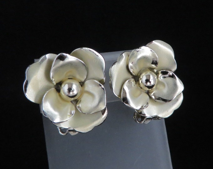 Vintage Coro Gold Tone Flower Earrings, Brushed and Polished Clip-on Earrings