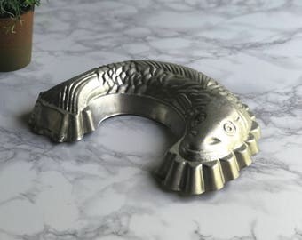 Vintage Aluminum Fish Mould, Silver colored Fish Mold / Food photography prop, food styling prop