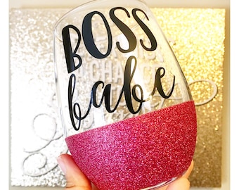 Boss Babe Glitter Wine Glass // Boss Lady Wine Glass // Funny Wine Glass // Glitter Dipped Wine Glass // Boss Appreciation Wine Glass