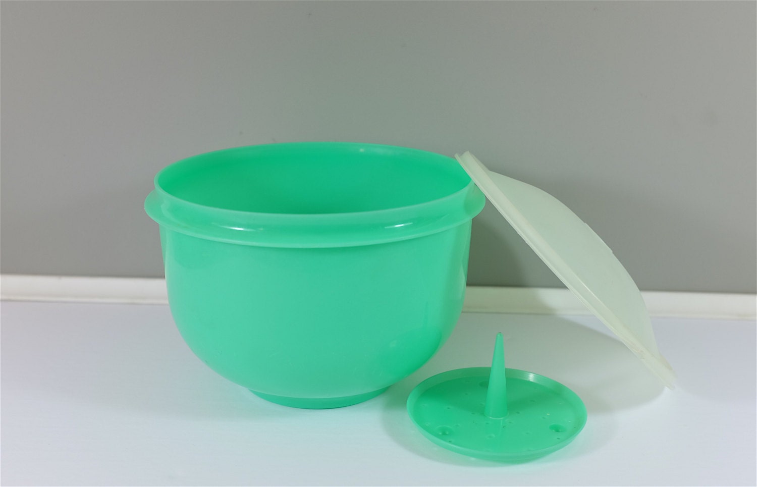 Lettuce Keeper CrispIt by Tupperware Green lettuce keeper