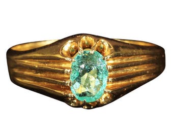 Antique Emerald Ring Belcher Set in 20k Gold, c. 1900