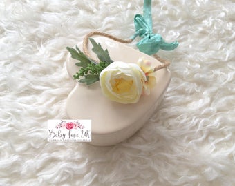 Malia Halo. Photo Prop. Newborn Halo. Newborn Tieback. Floral Tieback. Cream Flower Headband. Newborn Photo Prop. UK Seller