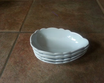 Elegant Yet Simple Design, Set of 4, Blanc de Blanc Avocado / Pear Dish by Philippe Deshoulieres, Mint Condition, Great Find and Price